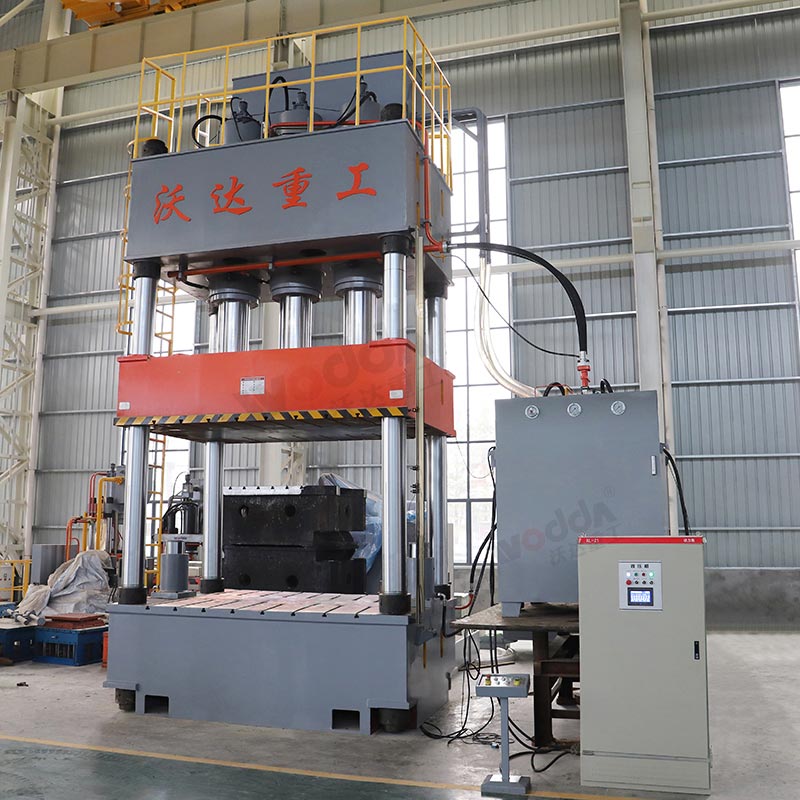 1200噸四柱油壓機(jī)
