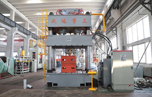 解析三梁四柱油壓機的結(jié)構(gòu)和工作原理