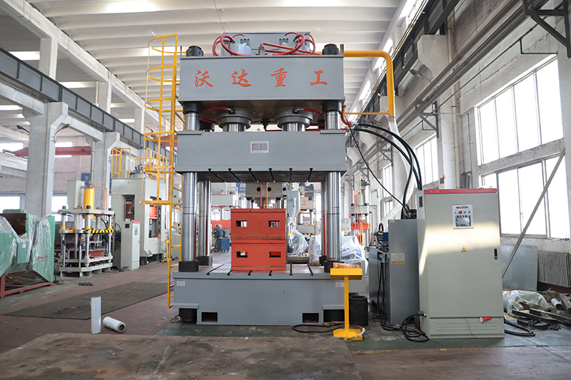 三梁四柱油壓機(jī)