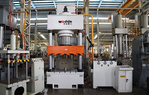 630噸三梁四柱油壓機(jī)帶下頂缸-630噸液壓機(jī)