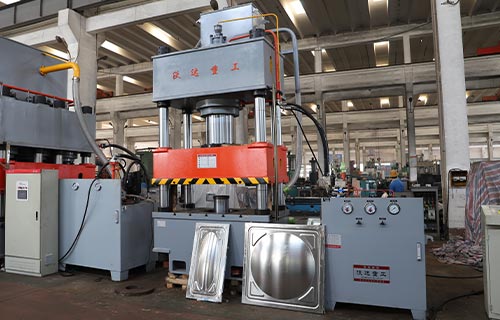 不銹鋼水箱板油壓機如何選型？