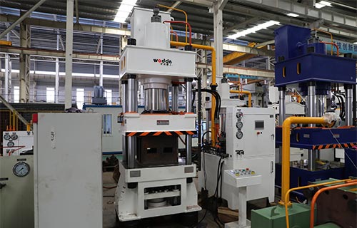 200噸薄板拉伸油壓機(jī)-200噸三梁四柱油壓機(jī)