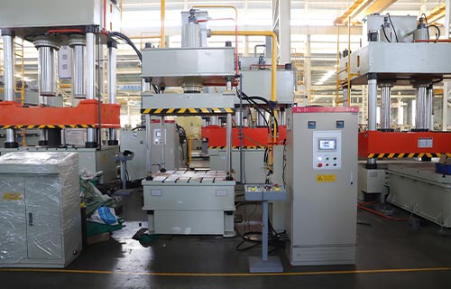 四柱油壓機(jī)的應(yīng)用優(yōu)勢是什么