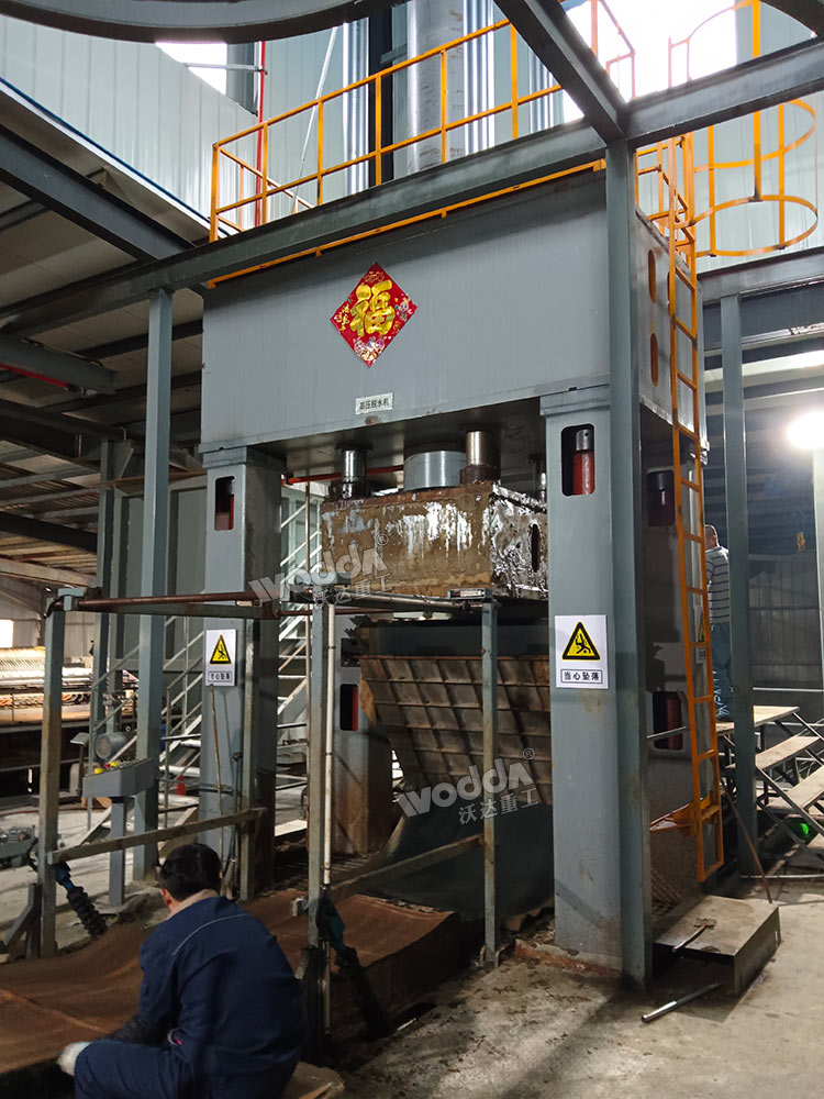 污泥壓榨機(jī)現(xiàn)場(chǎng)