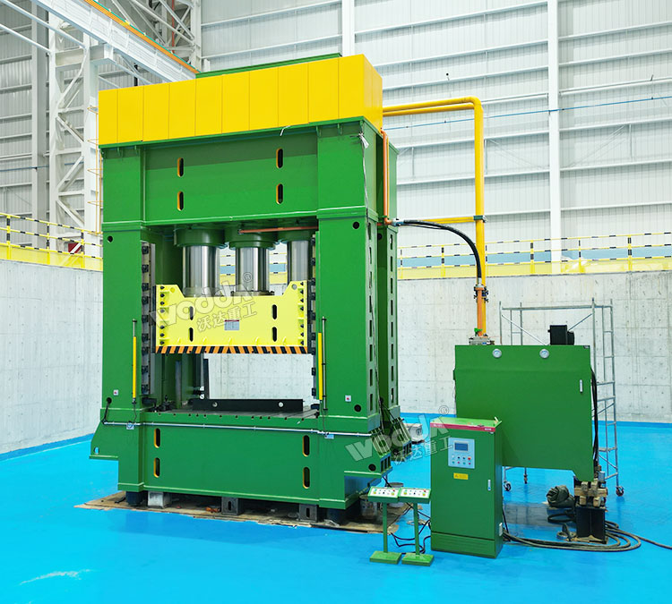 3000噸框架式油壓機(jī).jpg